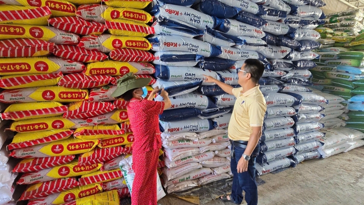 Phú Mỹ cung ứng gần nửa triệu tấn phân bón cho vụ Hè thu