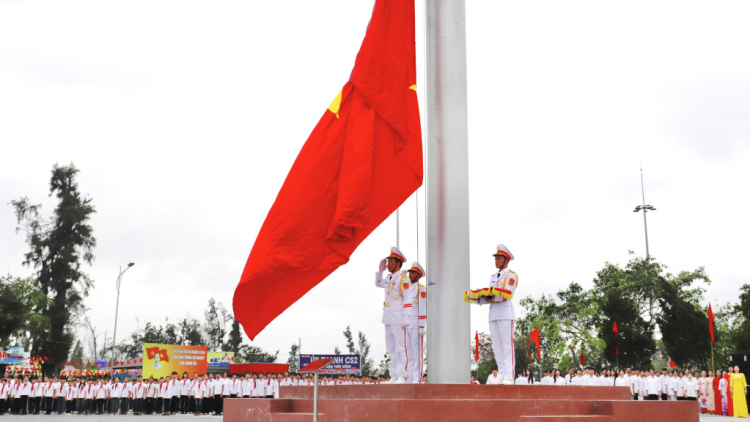 Lễ Thượng cờ đặc biệt trên đảo Cô Tô