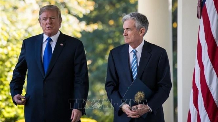 Cuộc gặp trực tiếp đầu tiên giữa Tổng thống D. Trump và Chủ tịch Fed