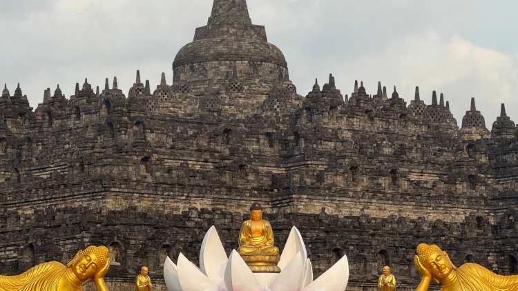 Hòa hợp tôn giáo và Thống nhất trong đa dạng mùa lễ Vesak 2025 Indonesia