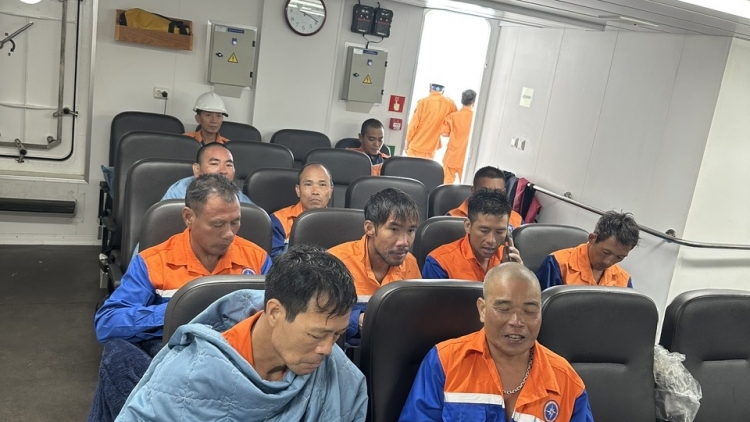 Cứu nạn thành công 10 thuyền viên trên tàu hàng Công Thành 7