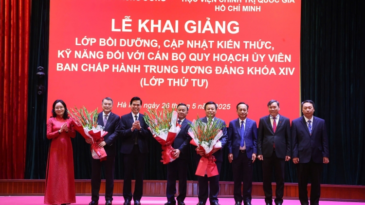 Bồi dưỡng, cập nhật kiến thức, kỹ năng đối với cán bộ quy hoạch UVBCH Trung ương Đảng khóa XIV