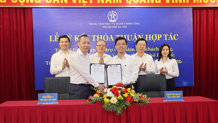 Ký kết Thỏa thuận hợp tác triển khai cung ứng nhân lực hỗ trợ người dân thực hiện thủ tục hành chính