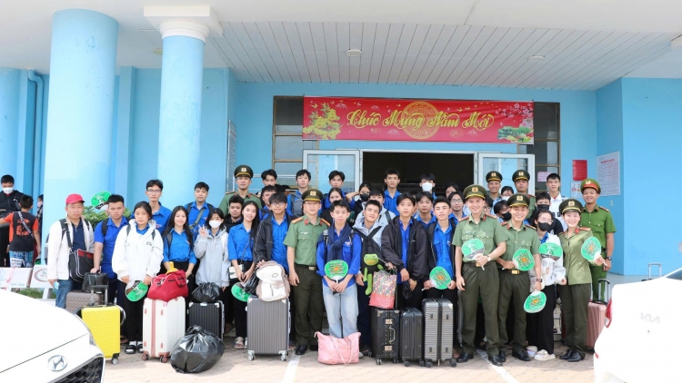 Kiên Giang: hỗ trợ 142 thí sinh huyện đảo Kiên Hải vượt biển vào đất liền thi tốt nghiệp THPT