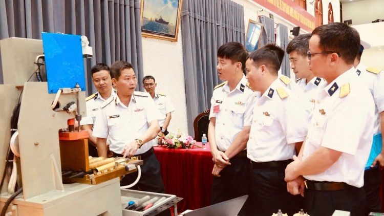 Vùng 4 Hải quân khai mạc hội thi sáng kiến, cải tiến ngành Hậu cần - kỹ thuật 2025