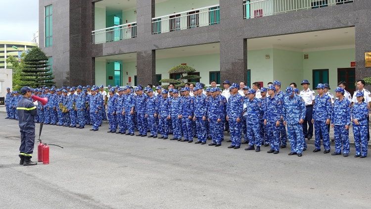 Bộ Tư lệnh Cảnh sát biển khai mạc tập huấn, diễn tập phòng cháy chữa cháy năm 2025