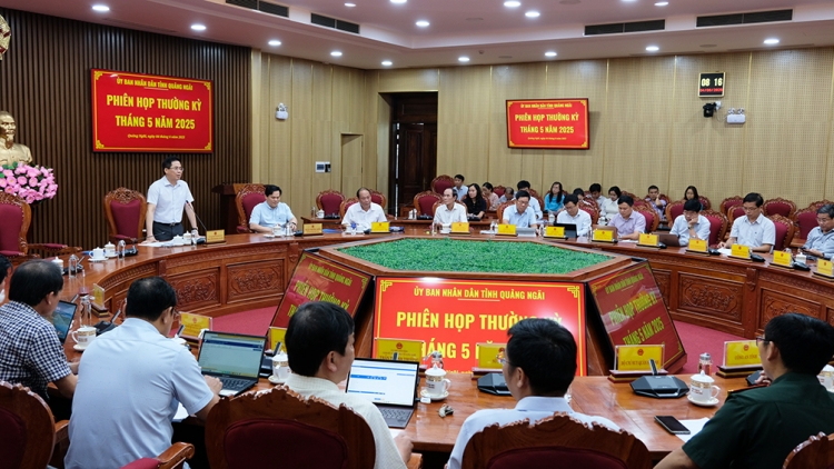 Quảng Ngãi: giải ngân vốn đầu tư công và thu ngân sách đạt thấp 