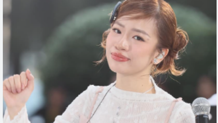 Lâm Bảo Ngọc -  hành trình từ quân hàm thượng uý đến “em xinh” đa năng