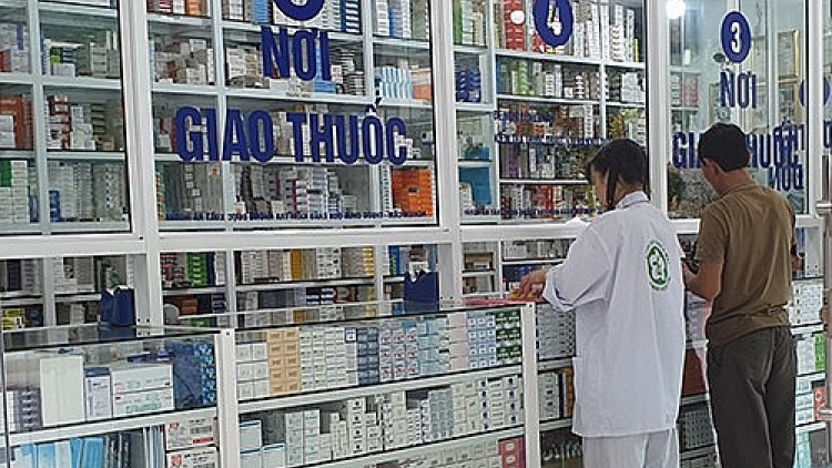 Bộ Y tế yêu cầu cung ứng đầy đủ, kịp thời thuốc, thiết bị y tế cho người bệnh BHYT