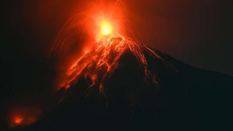 Núi lửa Fuego phun trào dữ dội, hàng trăm người sơ tán khẩn cấp tại Guatemala