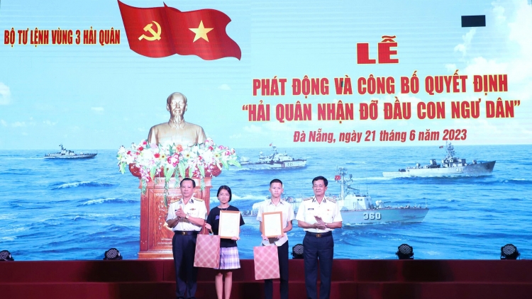 Tổ chức tốt "Hoạt động đỡ đầu con ngư dân"- Vùng 3 Hải quân xây dựng thế trận lòng dân trên biển