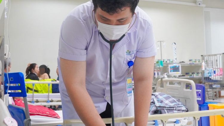 Thiếu niên 15 tuổi phải nhập viện cấp cứu vì tái sử dụng thuốc lá điện tử (Ngày 7/6/2025)