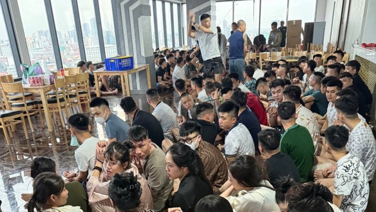 Thời sự 21h30 17/7/2025: Campuchia triệt phá hàng loạt ổ nhóm lừa đảo trực tuyến