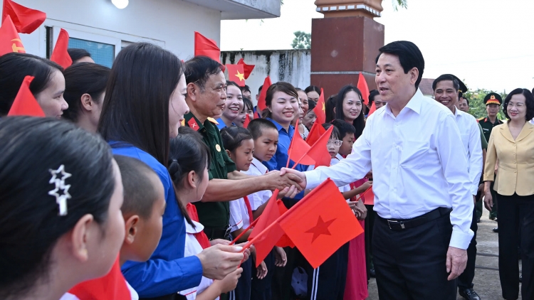 Chủ tịch nước Lương Cường dự sinh hoạt Chi bộ thôn Quảng Chính 6, xã Quảng Hà, tỉnh Quảng Ninh