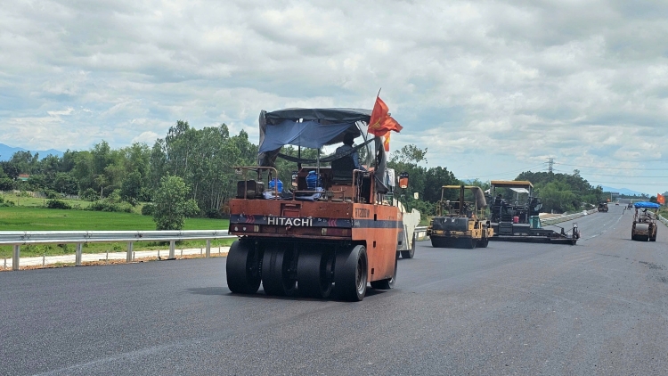 Huy động toàn lực để thông xe cao tốc Bắc - Nam qua tỉnh Gia Lai (mới) đúng tiến độ