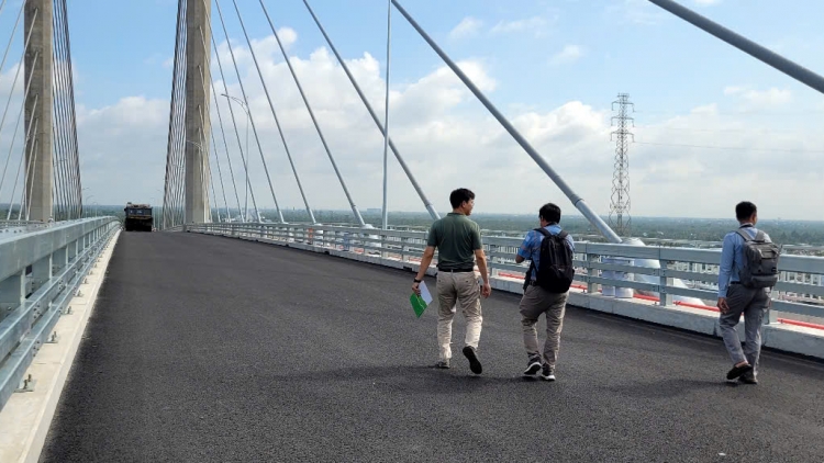 Cầu Rạch Miễu 2 "sẵn sàng" cho ngày khánh thành trước sự mong chờ của người dân ĐBSCL