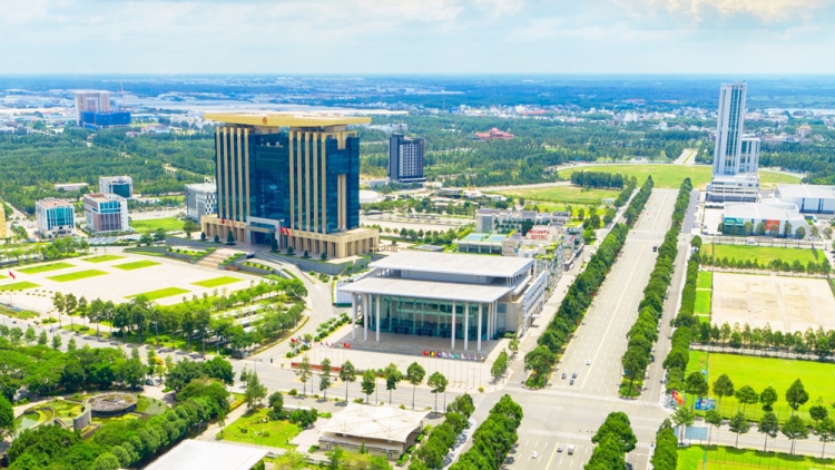 Thiếu trụ sở sau sáp nhập, nhiều công chức Bình Dương cũ chưa thể về TP.HCM làm việc.