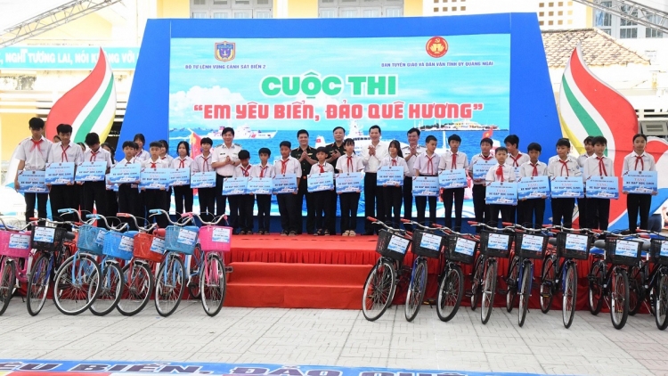 Chỉnh lý, nâng cao chất lượng bộ câu hỏi Cuộc thi "Em yêu biển, đảo quê hương"
