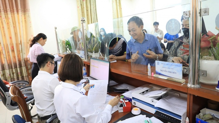 Thời sự 21h30 25/7/2025: Tiếp tục bố trí đủ số lượng biên chế cấp xã đáp ứng yêu cầu nhiệm vụ