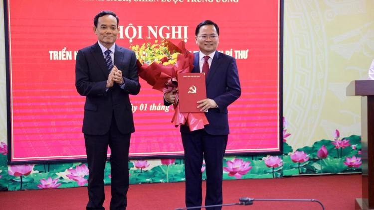 Ông Nguyễn Anh Tuấn và ông Nguyễn Đức Hiển giữ chức Phó trưởng Ban Chính sách, Chiến lược Trung ương
