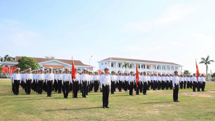 Thủ trưởng Bộ Tư lệnh Vùng 2 Hải quân thăm, động viên lực lượng tham gia diễu binh 