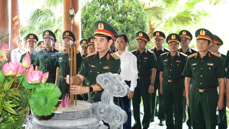 Đoàn công tác Quân ủy Trung ương, Bộ Quốc phòng tri ân trên địa bàn tỉnh Thái Nguyên