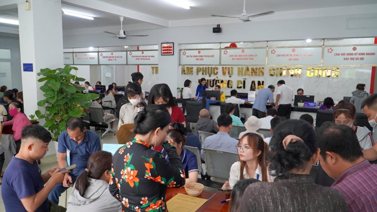 TP.HCM vận hành chính quyền hai cấp: Ngày đầu thuận lợi, người dân hài lòng