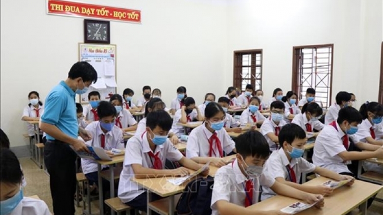 Hỗ trợ tối thiểu 50% mức đóng bảo hiểm y tế đối với học sinh, sinh viên,