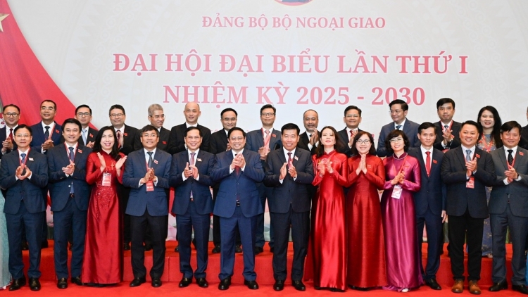 Thủ tướng: Xây dựng ngành ngoại giao chuyên nghiệp, văn minh, hiện đại, nhân văn, hiệu quả
