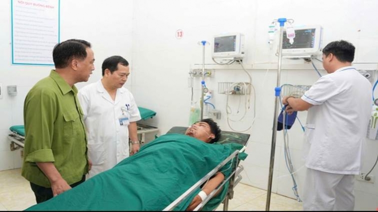 Sở Y tế Điện Biên lập trạm y tế lưu động, đưa tổ cấp cứu vào vùng lũ bị chia cắt