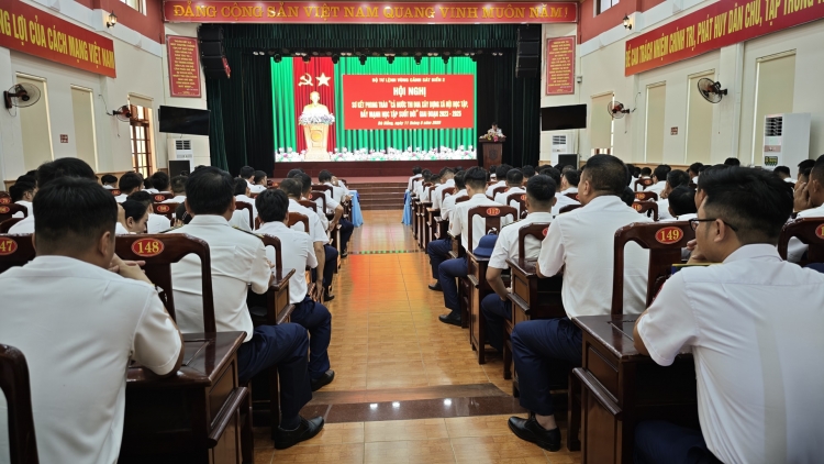 Vùng Cảnh sát biển 2 sơ kết thực hiện phong trào thi đua học tập với nhiều kết quả thiết thực