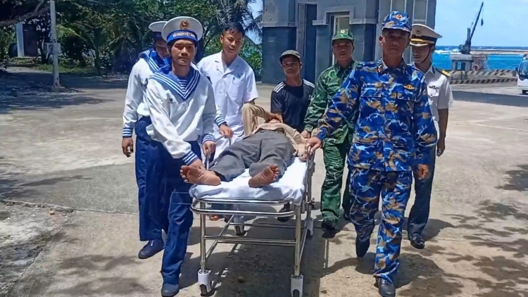 Bệnh xá đảo Trường Sa kịp thời cấp cứu ngư dân bị đột quỵ