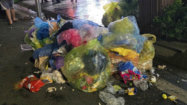 Hãy yêu nước, đừng xả rác