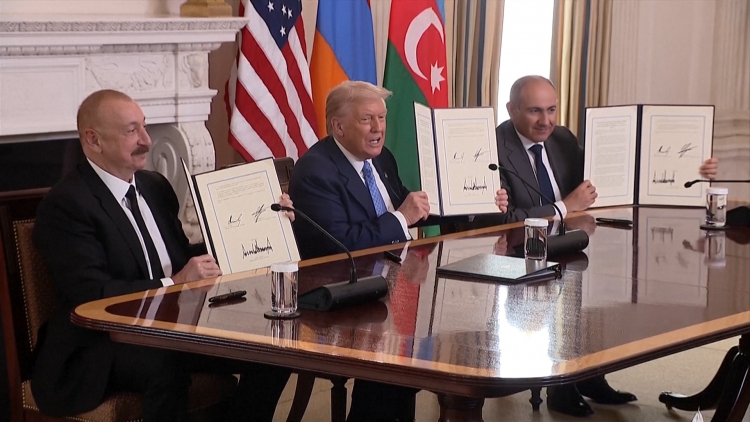 Ông Trump làm trung gian cho thỏa thuận hòa bình lịch sử giữa Armenia và Azerbaijan