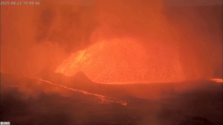 Núi lửa ở Hawaii lại phun trào