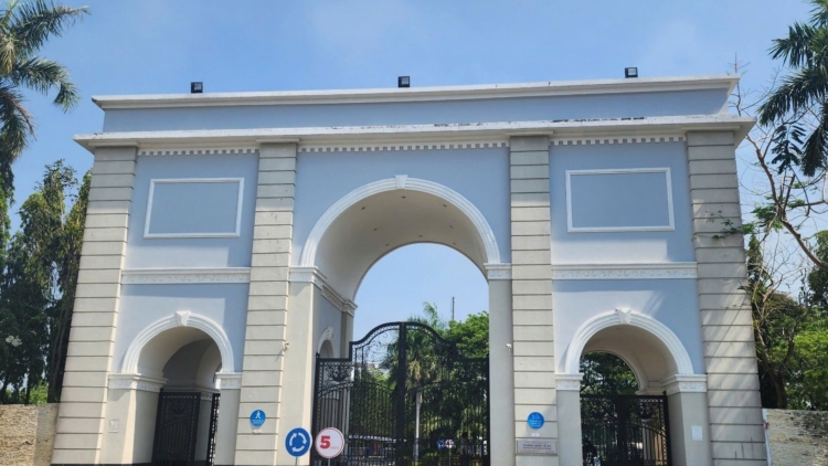 Đề xuất giải thể trường Quốc tế Mỹ