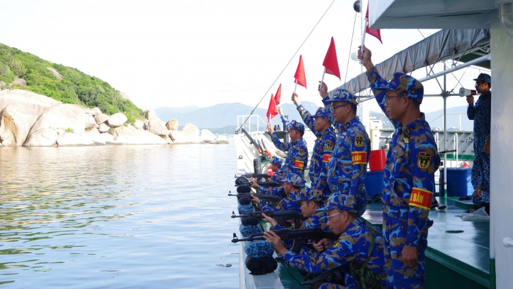 Vững vàng trong lòng biển