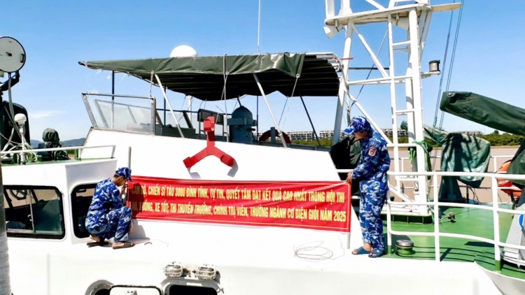 Hải đội 102 "vượt nắng thắng mưa" chuẩn bị hội thi Kỹ thuật năm 2025