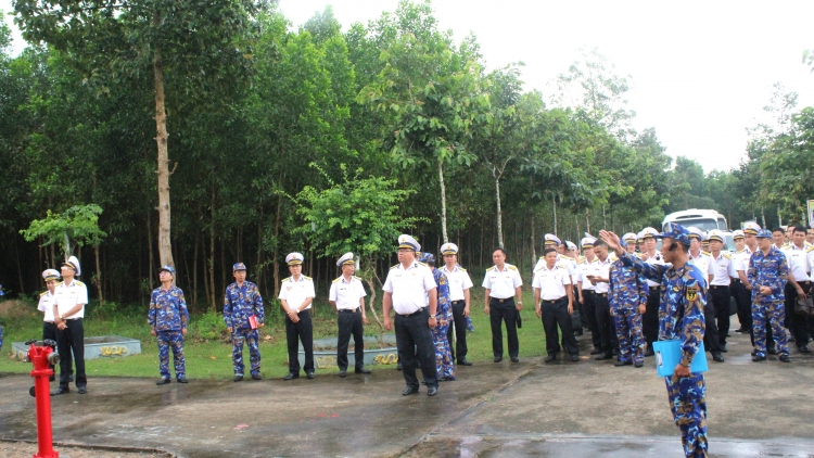  Đơn vị điểm về xây dựng “Kho, Trạm chính quy mẫu mực, an toàn” Vùng 2 Hải quân