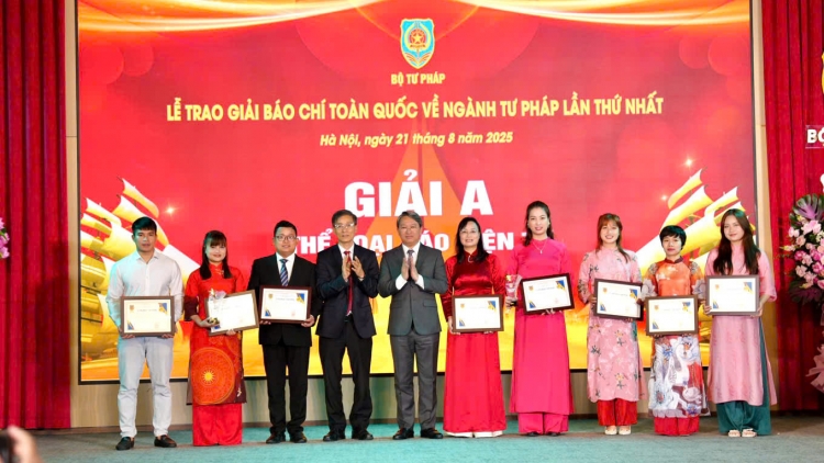 Bộ Tư pháp tổ chức Lễ trao giải báo chí toàn quốc về ngành tư pháp lần thứ nhất