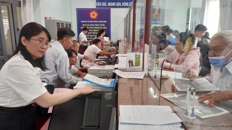 Khánh Hòa: Cán bộ tự nguyện xin nghỉ để trẻ hóa đội ngũ cán bộ, công chức