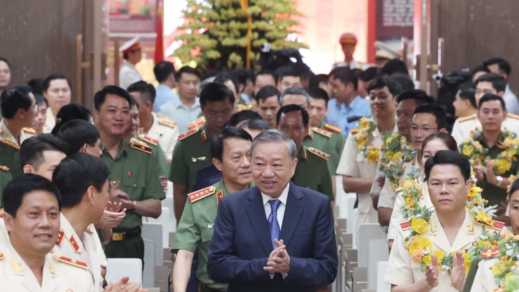 Thời sự 12h 4/8/2025: Tổng Bí thư Tô Lâm gặp mặt các điển hình tiên tiến CAND
