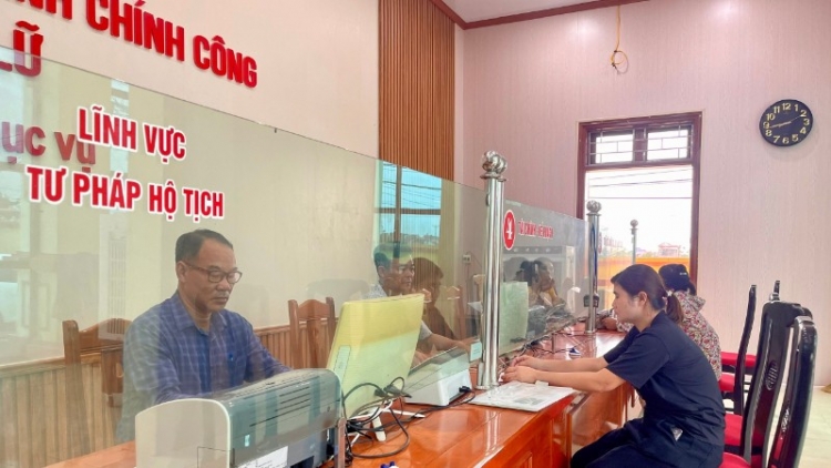Hưng Yên: Nhiều thuận lợi trong cấp "sổ đỏ" sau hơn 1 tháng vận hành chính quyền 2 cấp