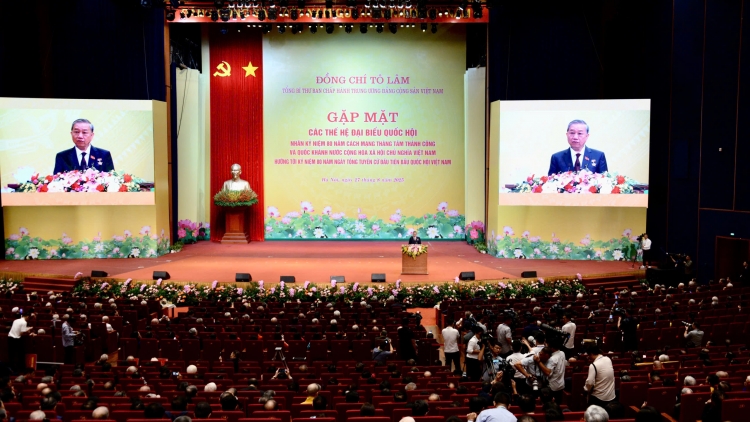Thời sự 12h 27/8/2025: Tổng Bí thư Tô Lâm gặp mặt các thế hệ đại biểu Quốc hội qua các thời kỳ