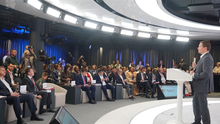 Việt Nam tham dự Hội nghị Thượng đỉnh Giao thông Quốc tế lần thứ IV tại Moscow, LB Nga