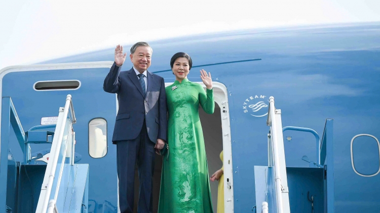 Tổng Bí thư Tô Lâm và phu nhân cùng đoàn đại biểu cấp cao nước ta bắt đầu chuyến thăm Hàn Quốc