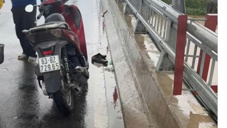        Đồng Tháp:  Chủ sà lan kịp thời cứu người nhảy cầu Ngũ Hiệp