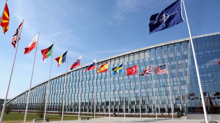 Các nhà ngoại giao châu Âu cảnh báo sẵn sàng bắn hạ máy bay vi phạm không phận NATO 