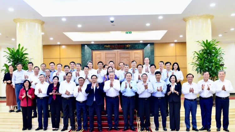 Thời sự 12h 11/9/2025: Bộ Chính trị làm việc với Ban Thường vụ Đảng ủy Quốc hội