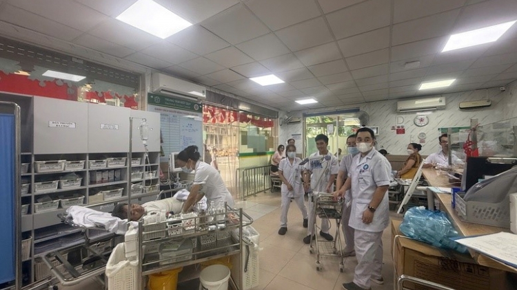 Bộ Y tế chỉ đạo trực 24/24h, đảm bảo cấp cứu và thuốc thiết yếu ứng phó bão số 10 Gia Huy 28/09/2025